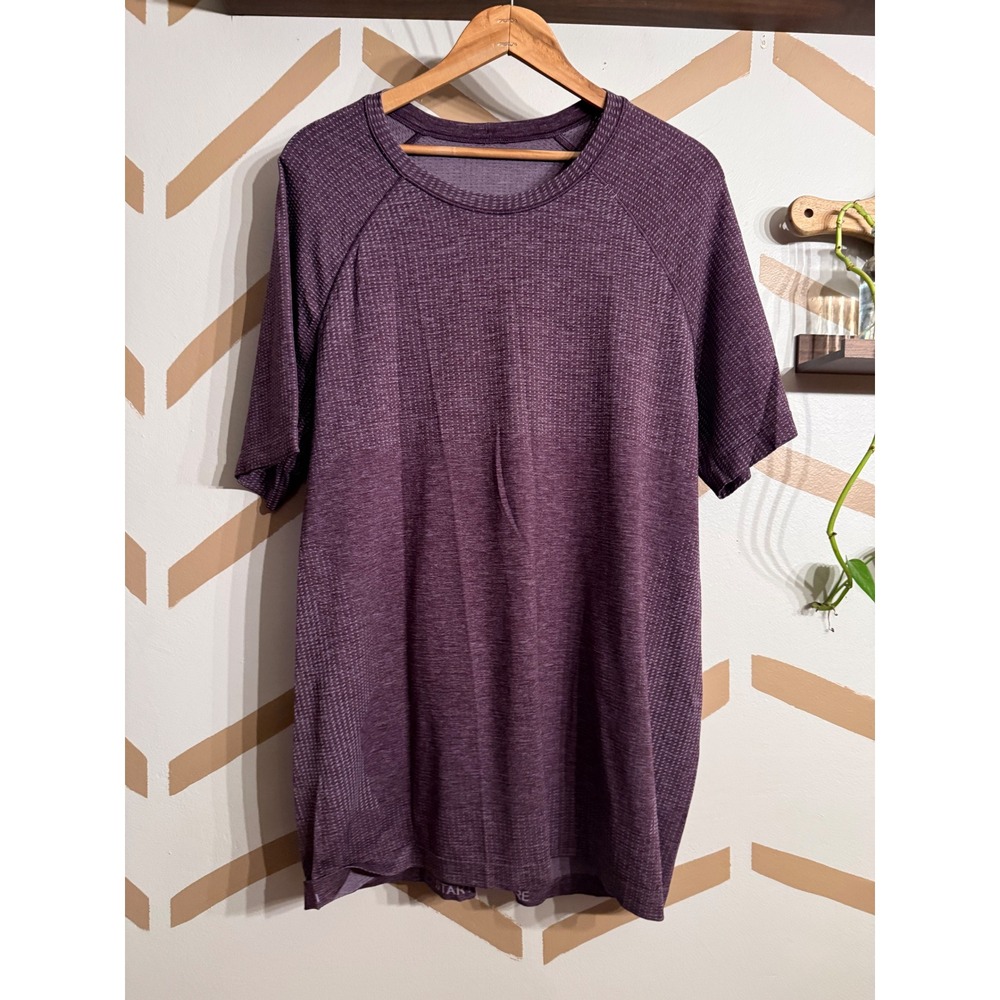Lululemon Metal Vent Tech T-Shirt Mens XL Purple Short Sleeve Mesh Workout
